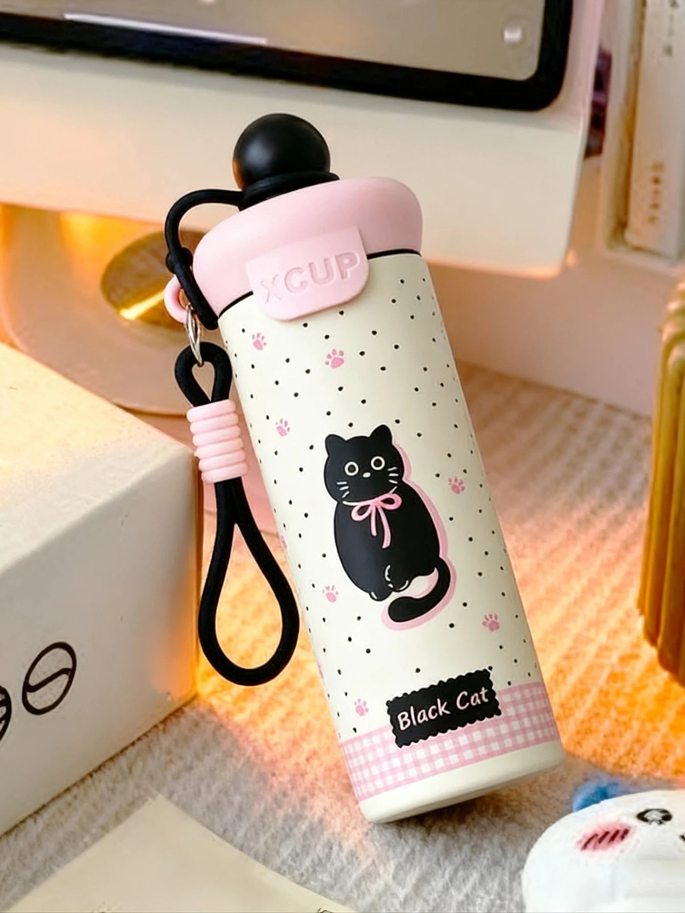 1pc 650ml cute and fashionable double-layer stainless steel insulated and chilled water bottle with a handle